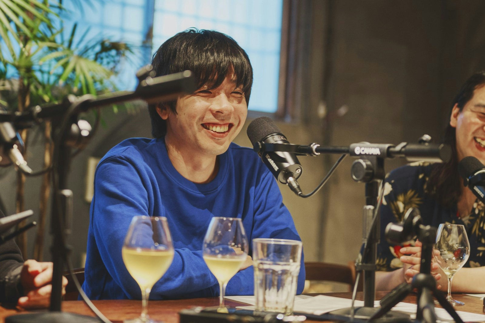 文化的酩酊 Vol.1 — マイクを前に話す吉田靖直